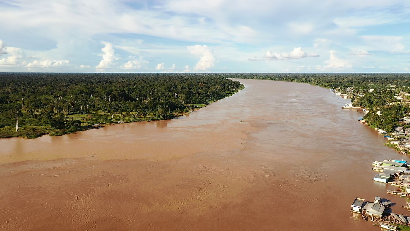 Curve of the Purus River in front of Labrea city. 