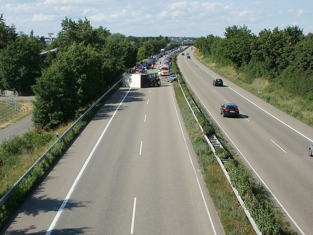 The scene of an accident on the Autobahn. Image credit: Needpix.com