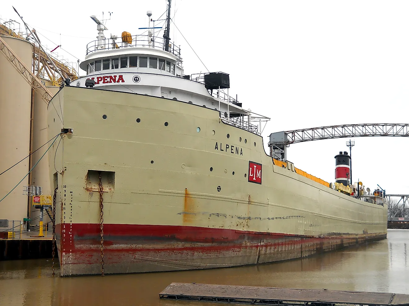 SS Alpena in Cleveland, Ohio, By LEROY A. RUBINAS, CC BY-SA 4.0, https://commons.wikimedia.org/w/index.php?curid=79900498