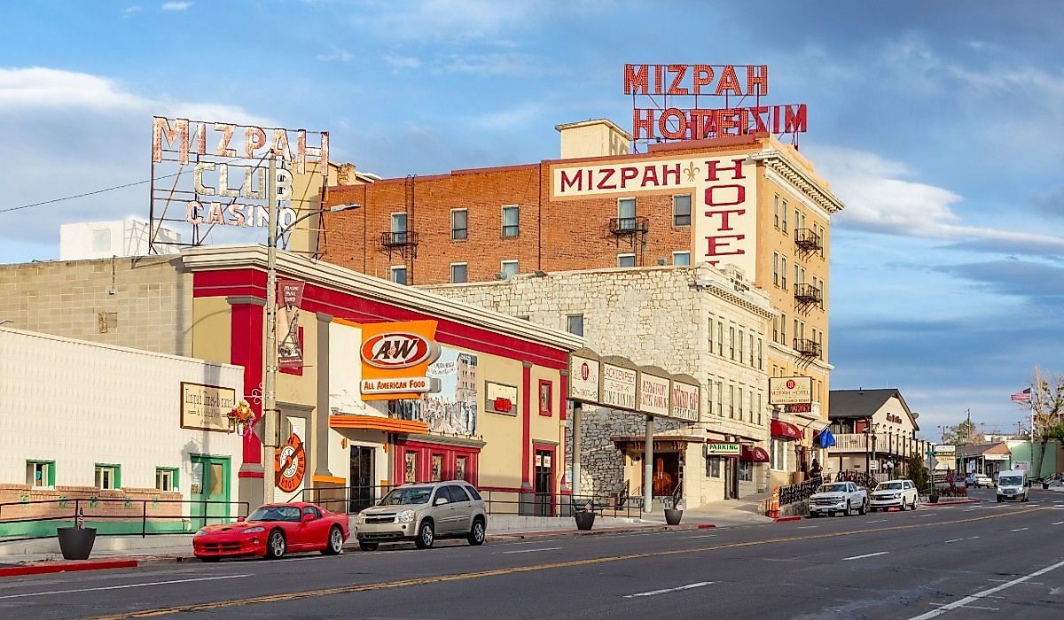 Old historic hotel, casino and bar Mizpah in the old mining town of Tonopah, Nevada. Image credit travelview via Shutterstock