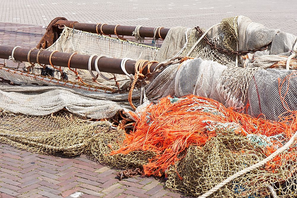 Bottom trawling equipment. 