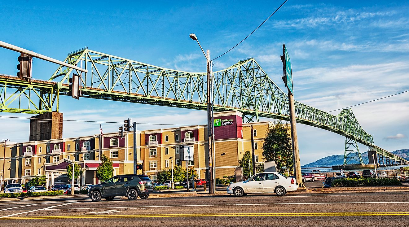 Downtown Sisters, Oregon. Image credit: Bob Pool / Shutterstock.com.