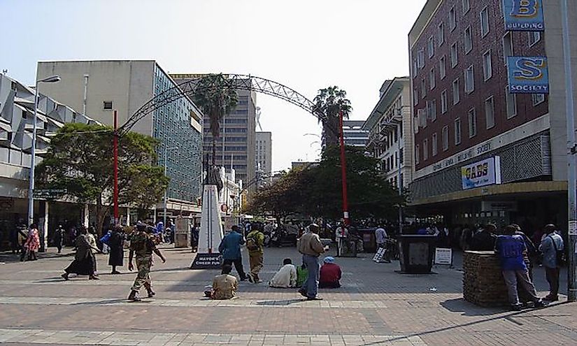 A street scene in Harare, the capital city of Zimbabwe.