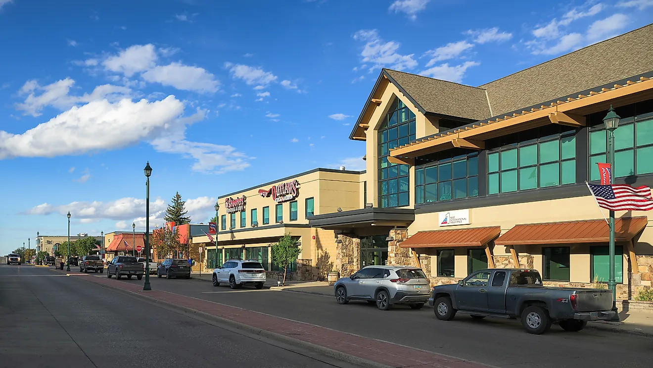 Watford City, North Dakota: Main Street from Park Avenue W in downtown Watford City, Editorial credit: Nagel Photography / Shutterstock.com
