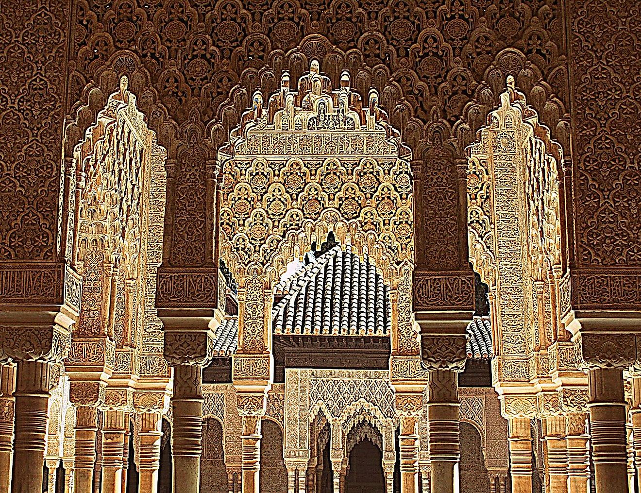The impressive architecture of the Alhambra de Granada. Image credit: JaritahLu/Wikimedia.org
