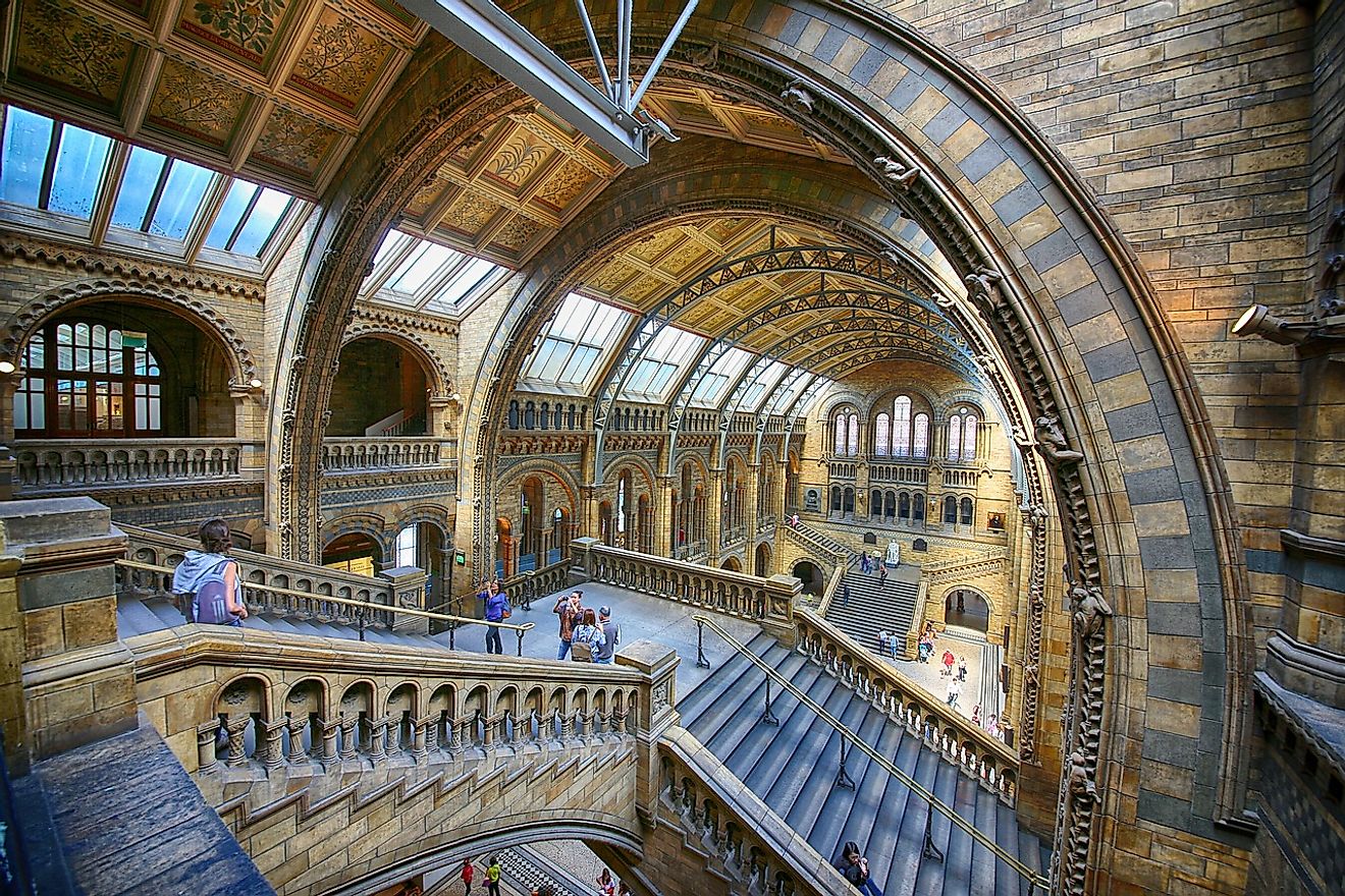 Visit free attractions like the London Natural History Museum. Image credit: Graham5399 from Pixabay