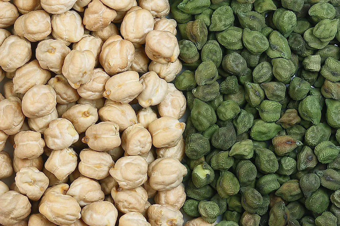 White and green chickpeas.