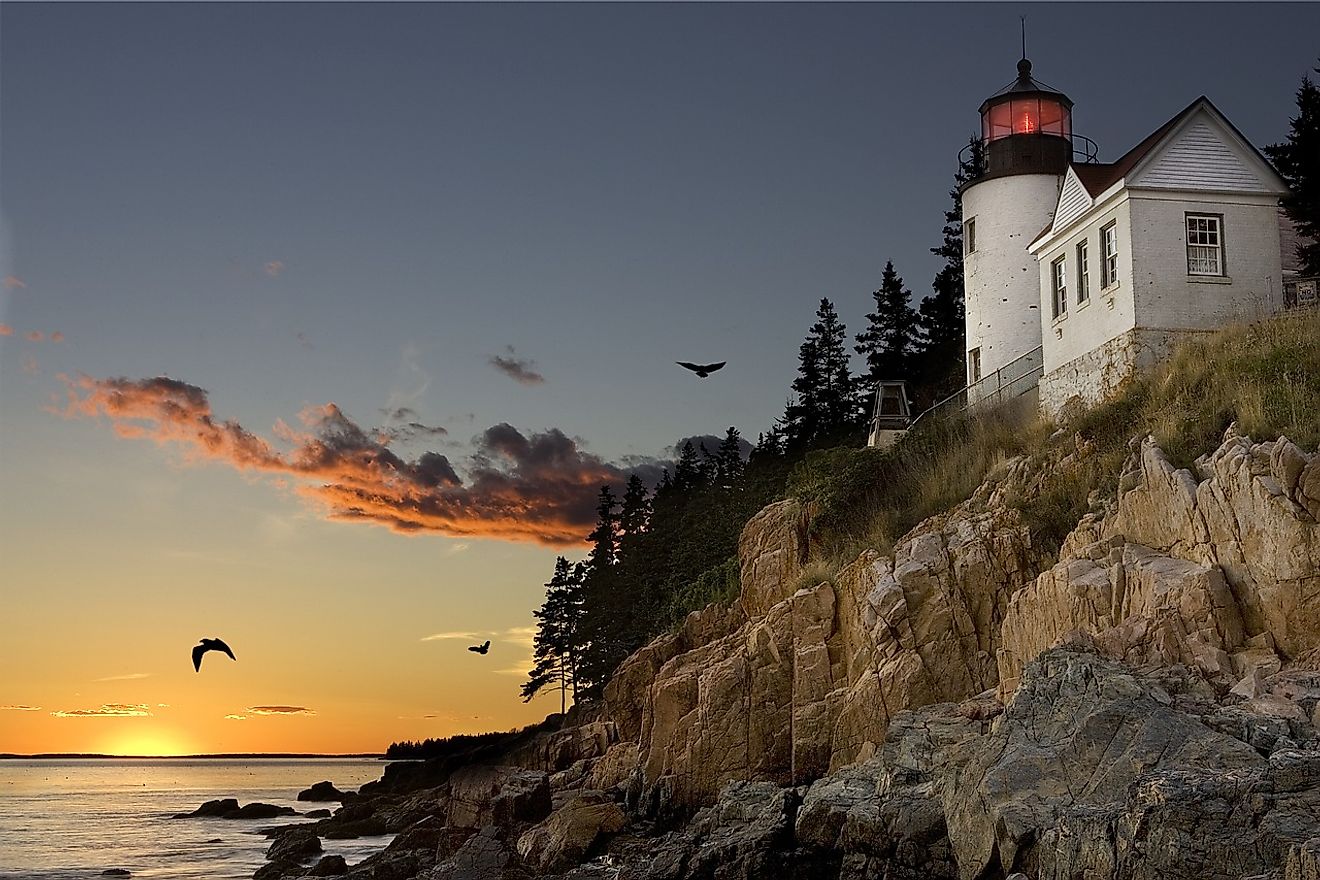 A lighthouse along the harbour in Maine, Portland. Image credit: Frank Winkler from Pixabay 