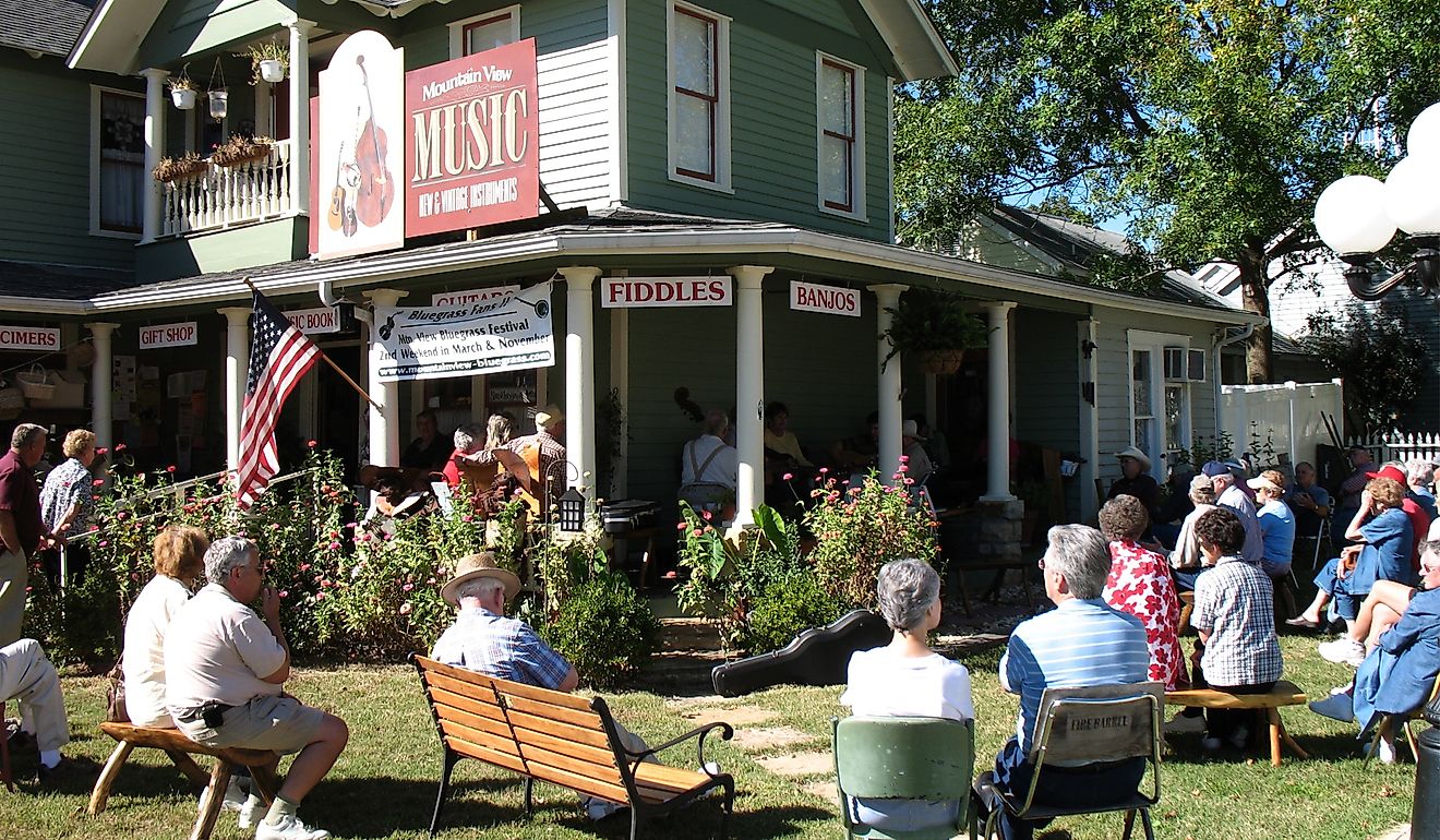  A musical performance in Mountain View, Arkansas. Image credit Travel Bug via Shutterstock