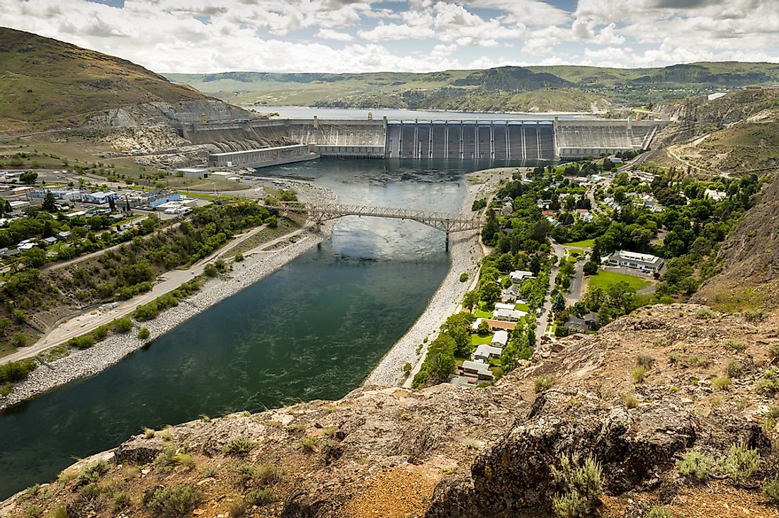 The Grand Coulee in Washington State hosts the Grand Coulee Dam, the largest dam in the US.