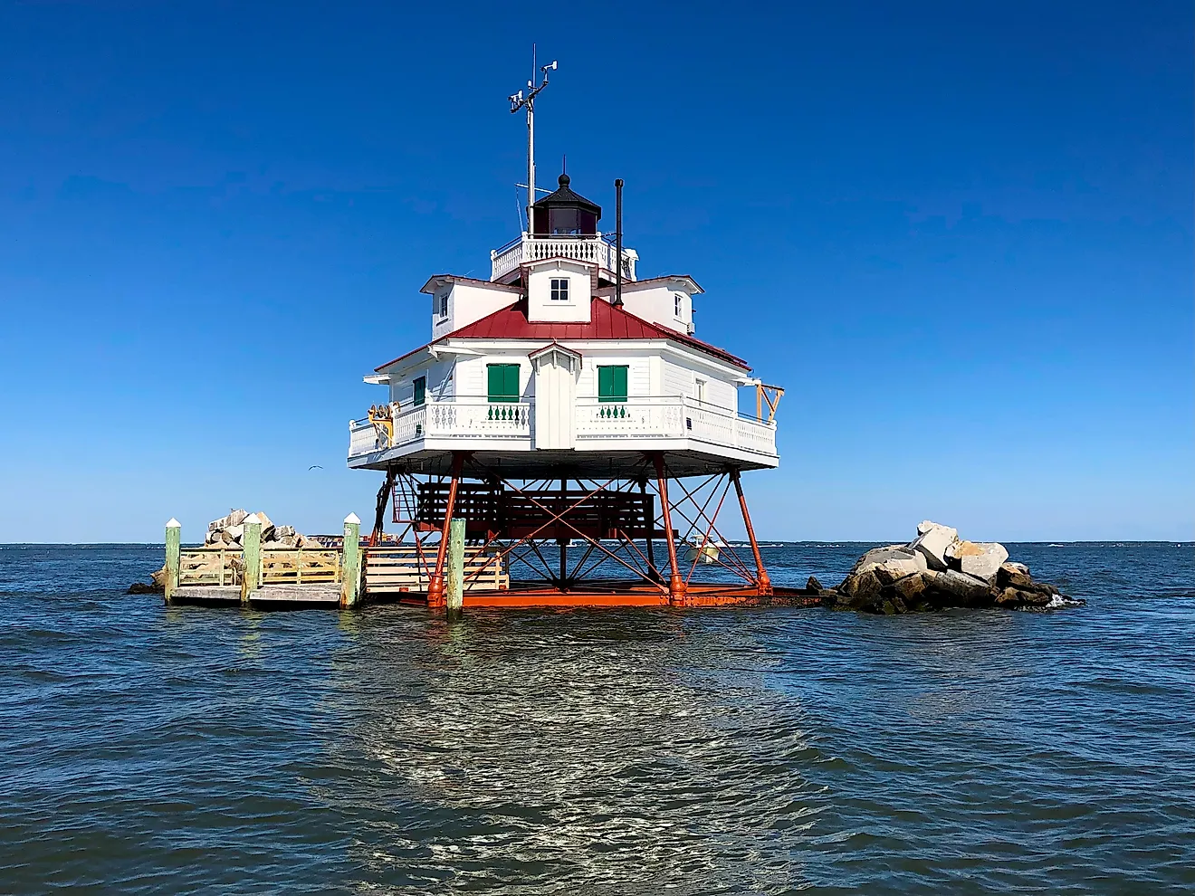 Thomas Point Shoal Lighthouse in Chesapeake Bay, Maryland. Image credit: Jonna Hennig / Shutterstock.com.