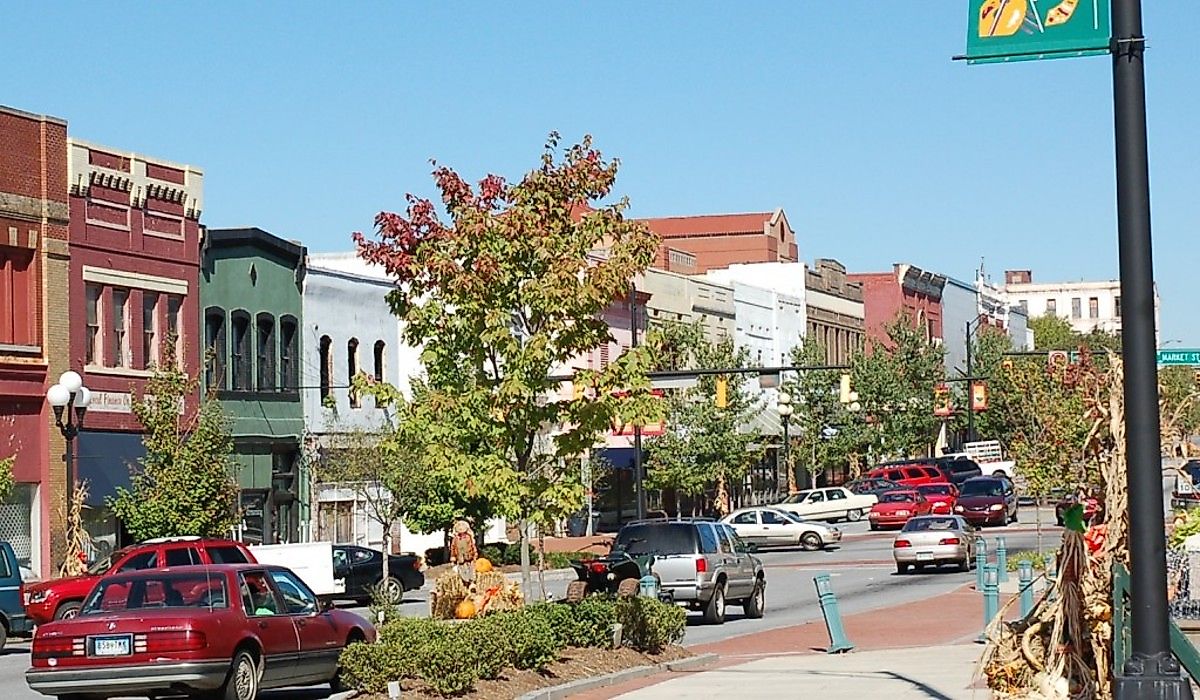 Downtown street in Anderson, South Carolina. Image credit Skywalker195, CC BY-SA 3.0, Wikimedia Commons