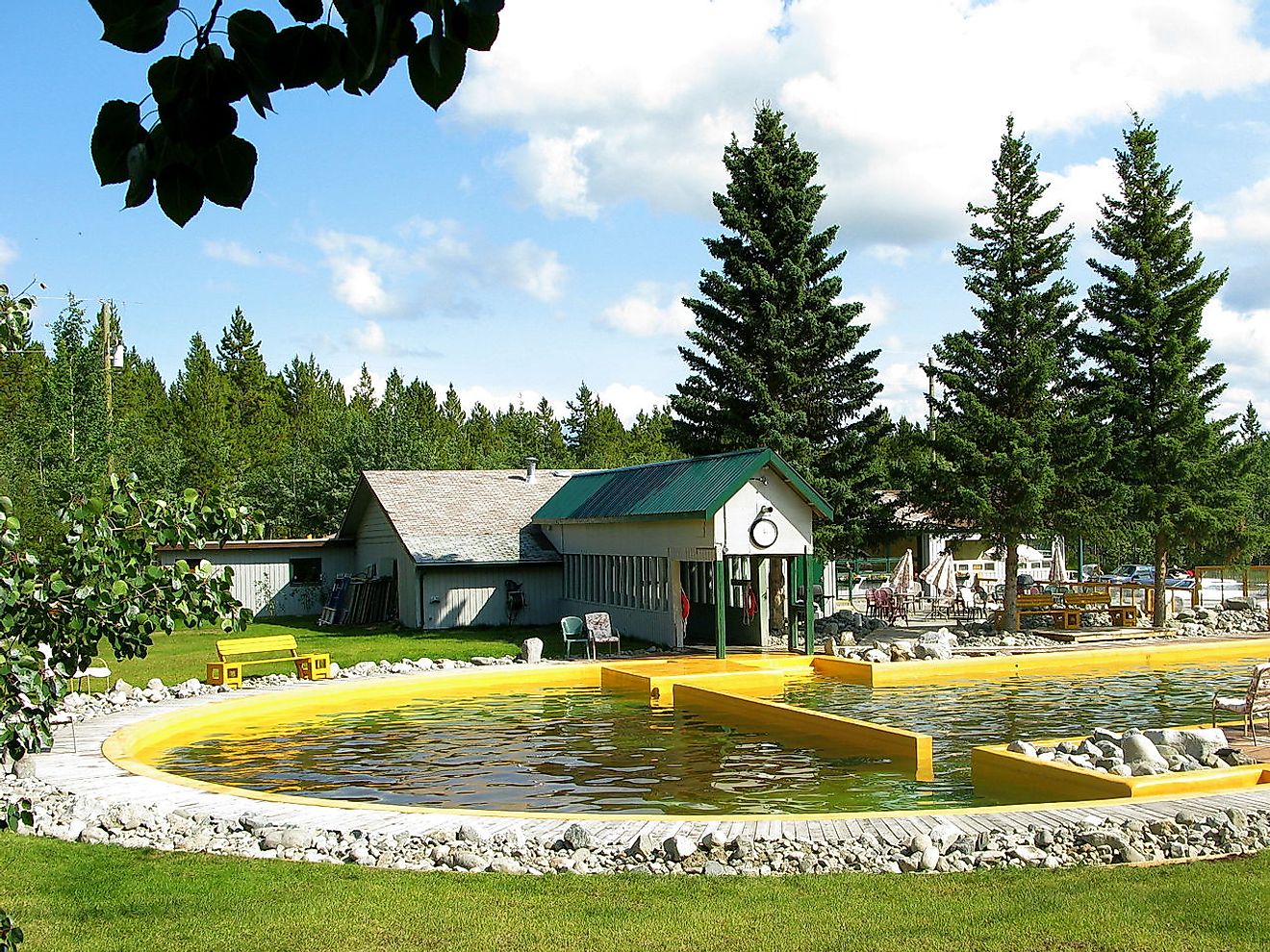 Takhini Hot Springs. Image credit: Andrewumbrich/Wikimedia.org