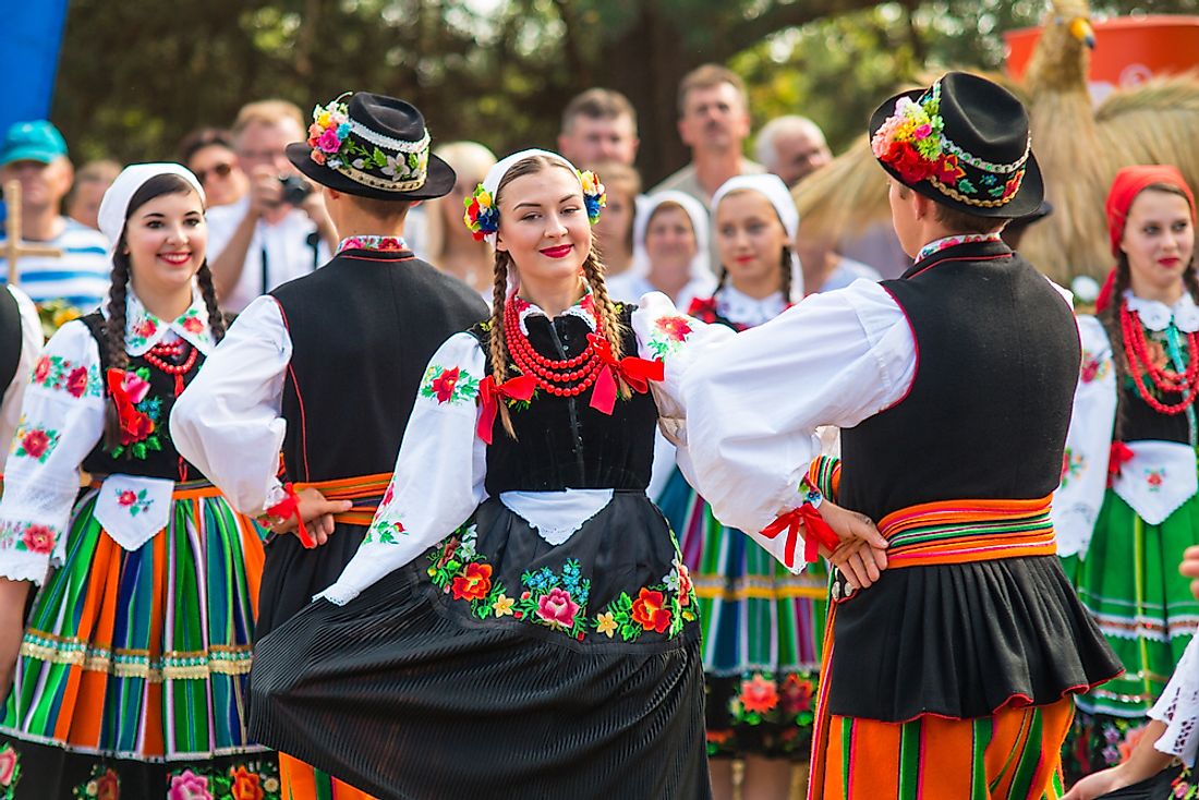 Polish dancers performing in Lowicz. Editorial credit: Michal Ludwiczak / Shutterstock.com. 