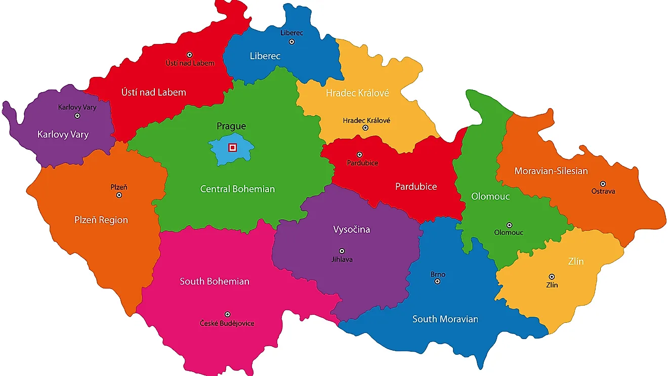 Mapa político de la República Checa que muestra sus 13 regiones y la ciudad capital de Praga