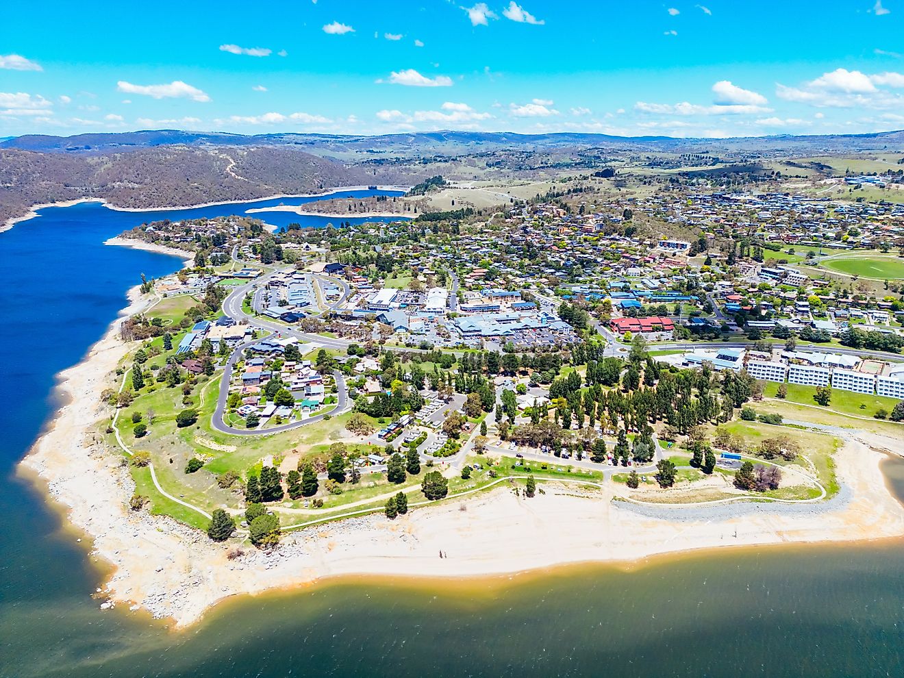 The view over the town of Jindabyne and Lake Jindabyne on a warm sunny summer's day in New South Wales, Australia. 