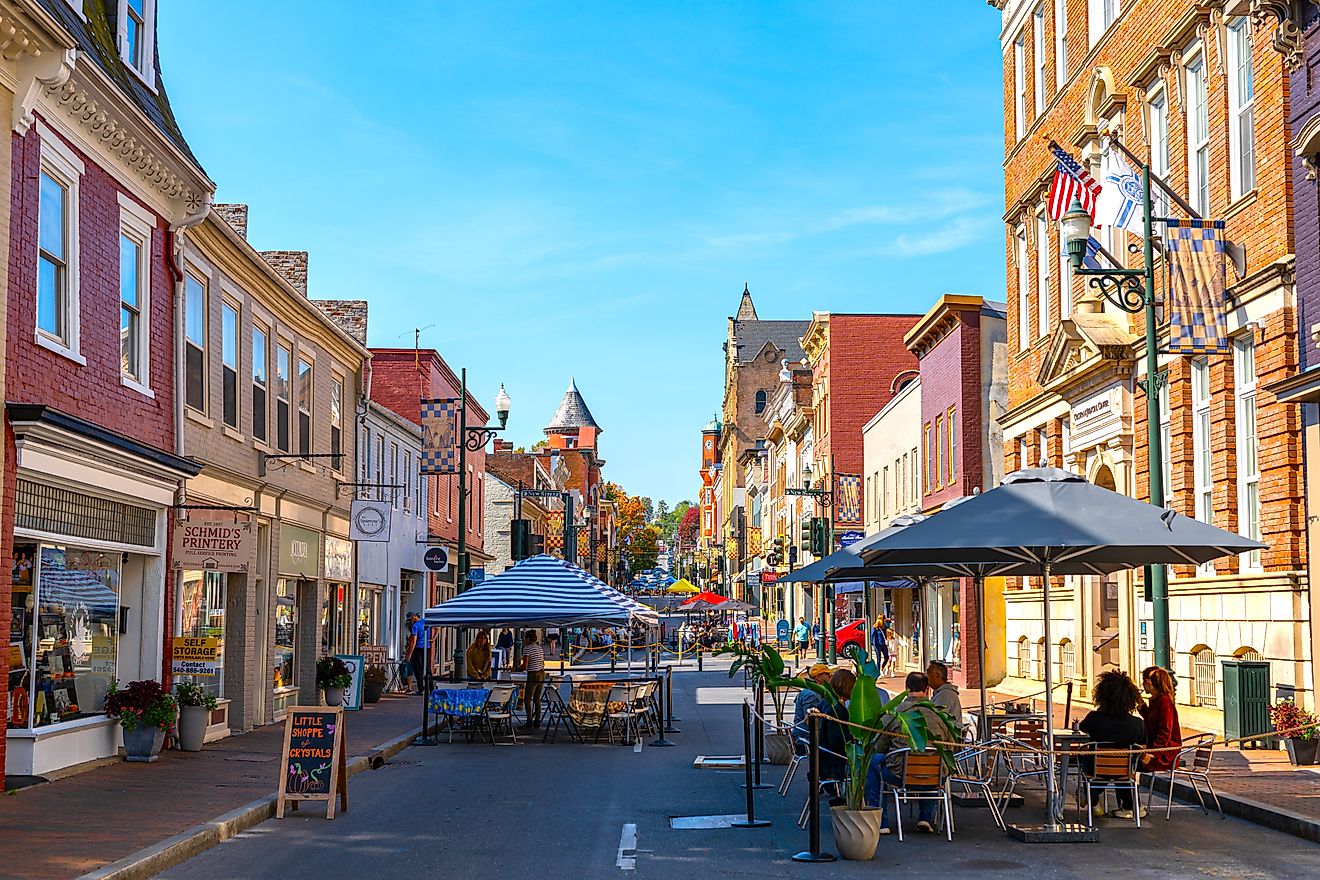 Beverley Street in downtown Staunton Virginia. Image credit: Eli Wilson / Shutterstock.com