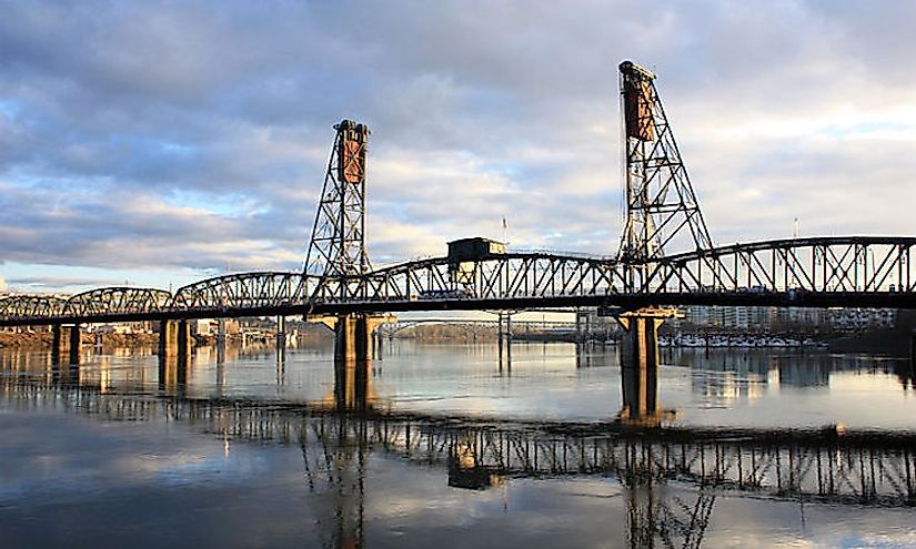 Hawthorne Bridge - Portland, Oregon.