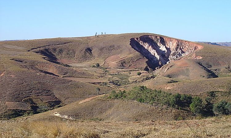 Active lavaka on right, with inactive, largely infilled older lavakas to left.