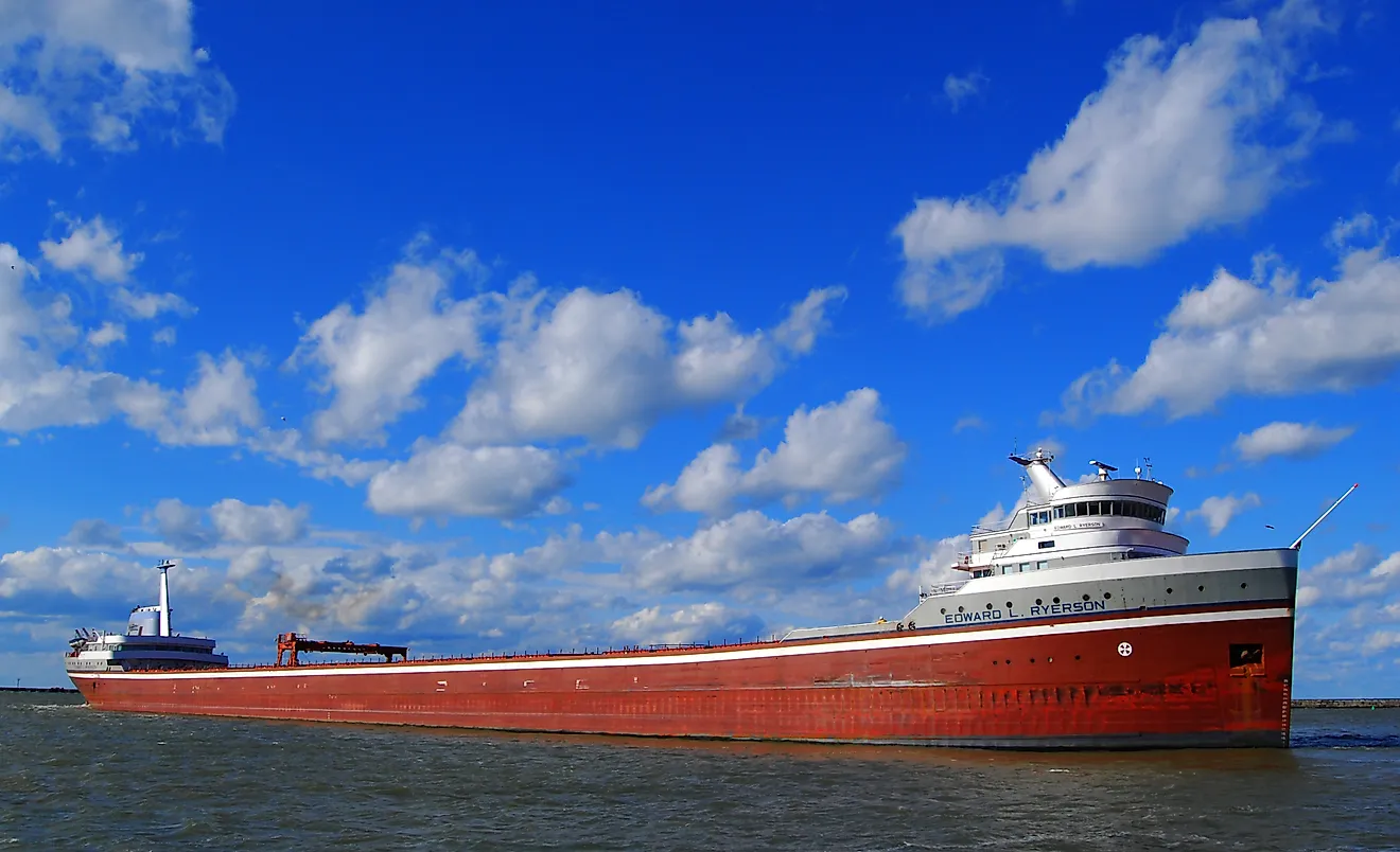 The Edward L. Ryerson nicknamed "Fast Eddie" By Rona Proudfoot from Lorain, Ohio - The Edward L. Ryerson leaves Lorain this afternoon, CC BY-SA 2.0, https://commons.wikimedia.org/w/index.php?curid=102616044