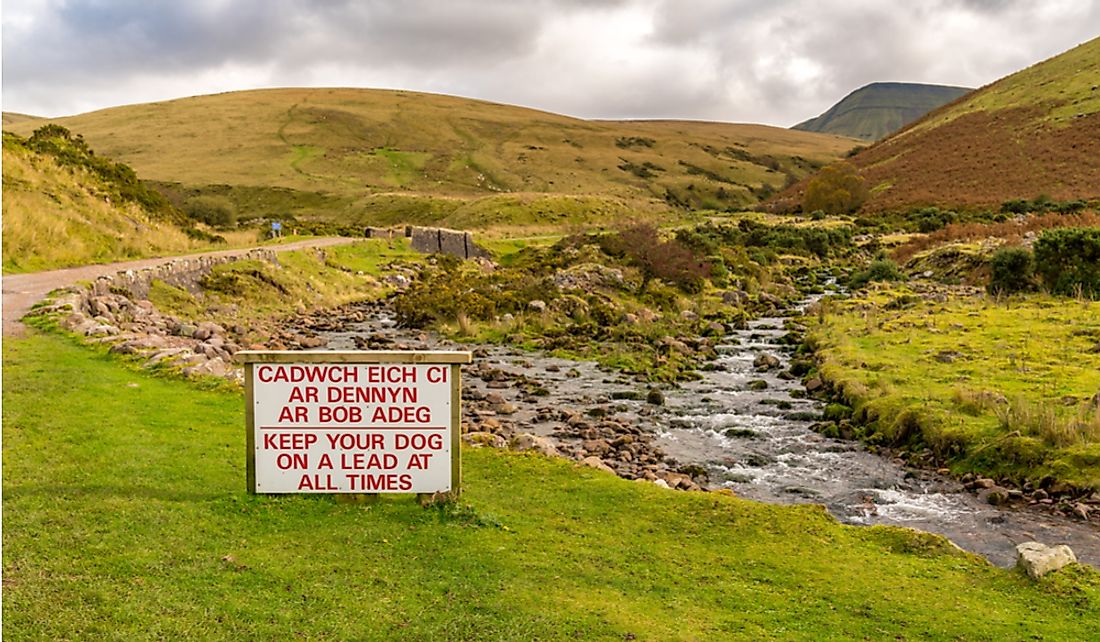 Bilingual sign in Welsh and English in Carmarthenshire, Wales.