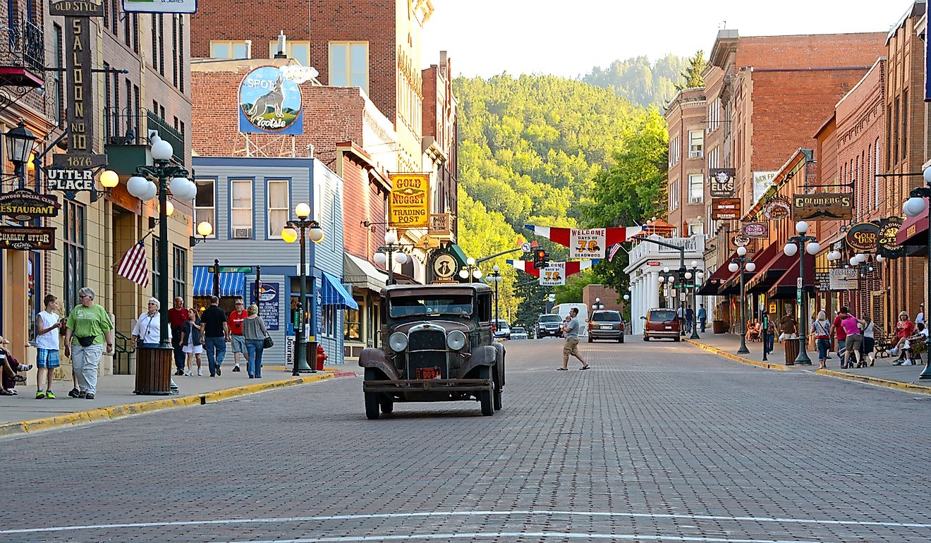Main Street in Deadwood, South Dakota. Image: Michael Kaercher / Shutterstock.