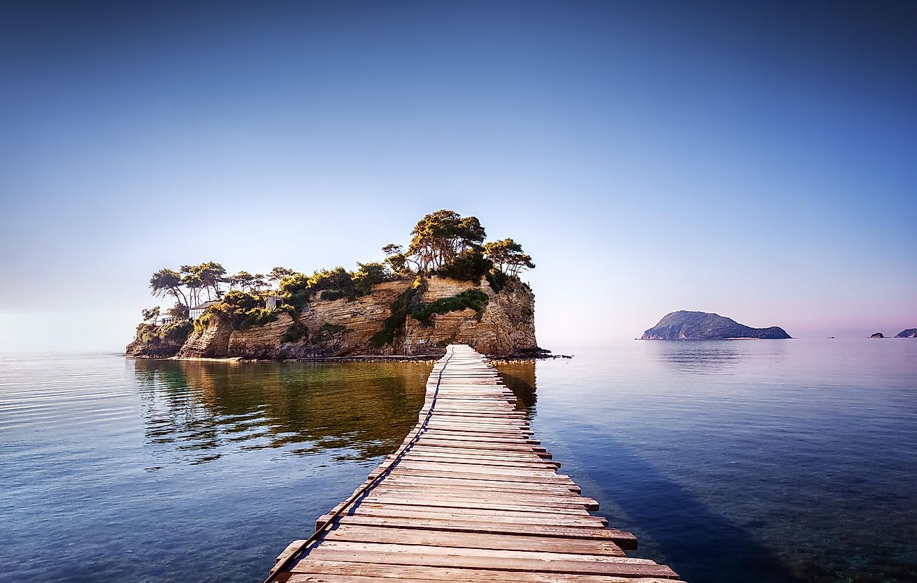 Picturesque Greek island. Image credit: Feel good studio/Shutterstock