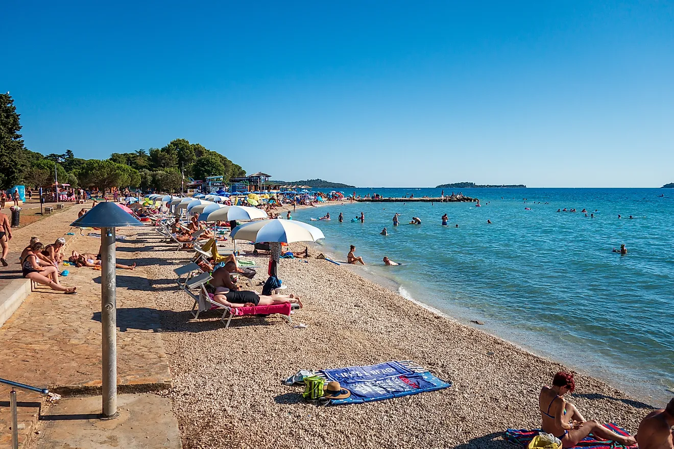 A stunning beach in Fazana, Croatia. Image credit: Peter Klampfer / Shutterstock.com.