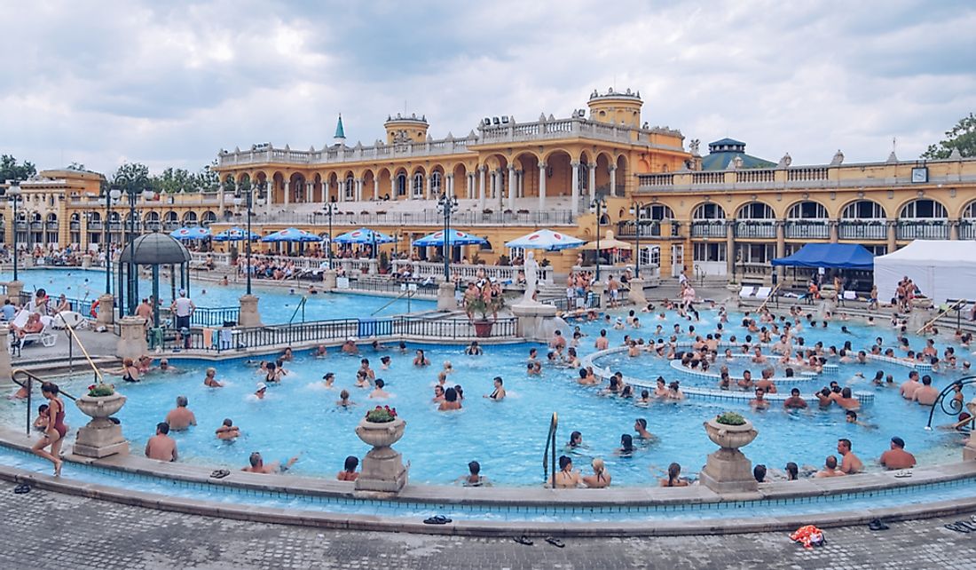 The Széchenyi Thermal Bath in Budapest, Hungary.  Editorial credit: Federico Fioravanti / Shutterstock.com