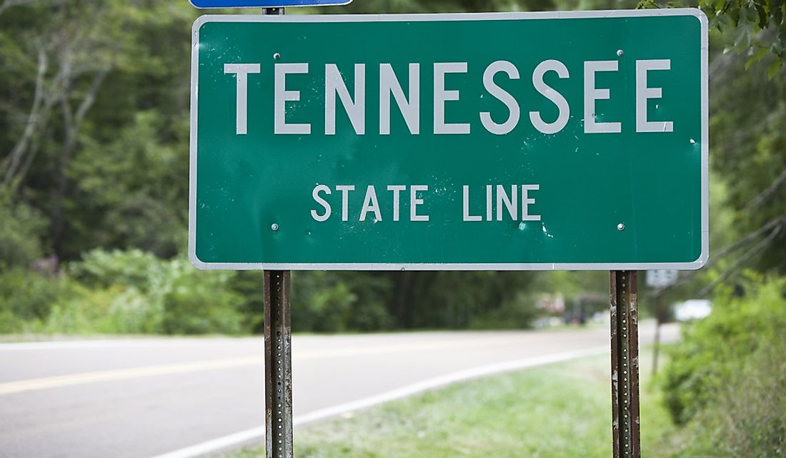 A welcome sign on the Tennessee state line.