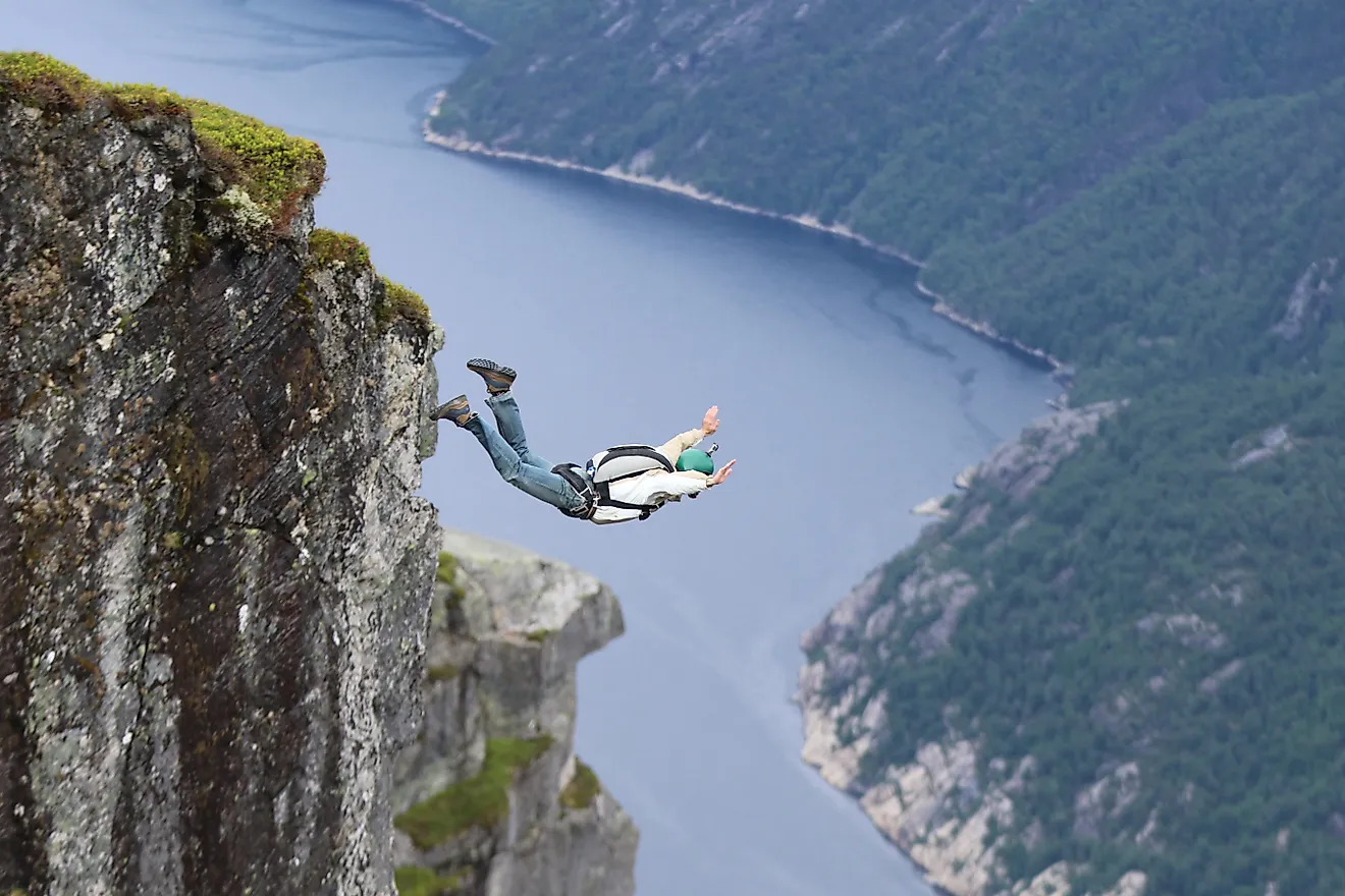 Basejumping Kjerag, Norway
