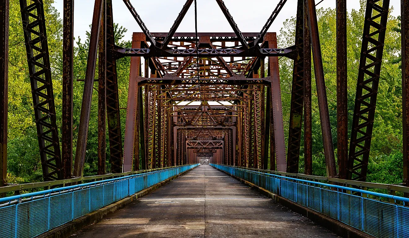 Image of the old Chain of Rocks Bridge in Missouri.