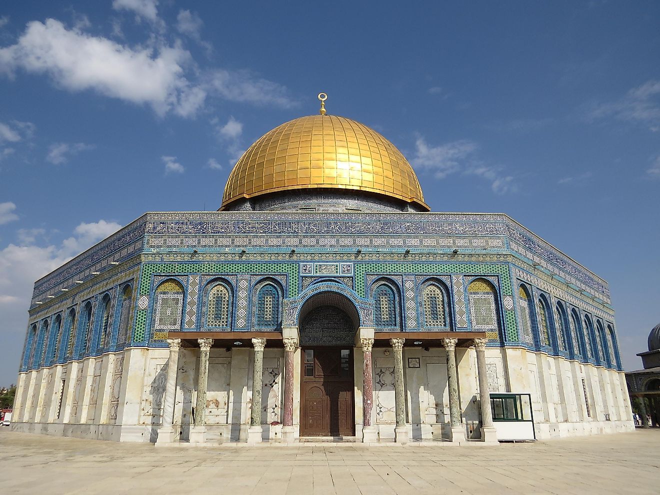 This Islamic architectural masterpiece is located on Temple Mount in Jerusalem.