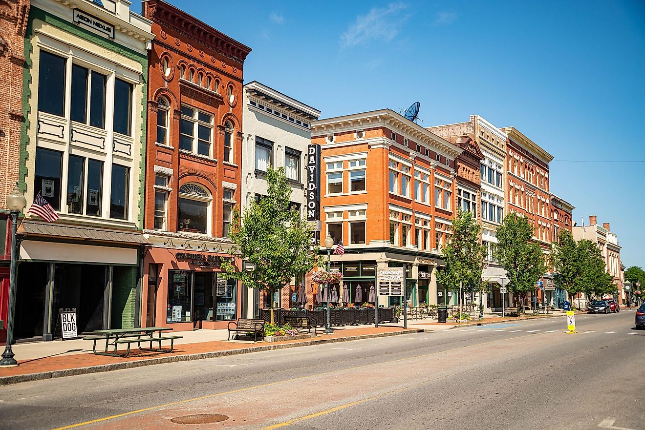 Exterior of a brick building in the historical center in Saratoga Springs, NY. Editorial credit: Enrico Della Pietra / Shutterstock.com