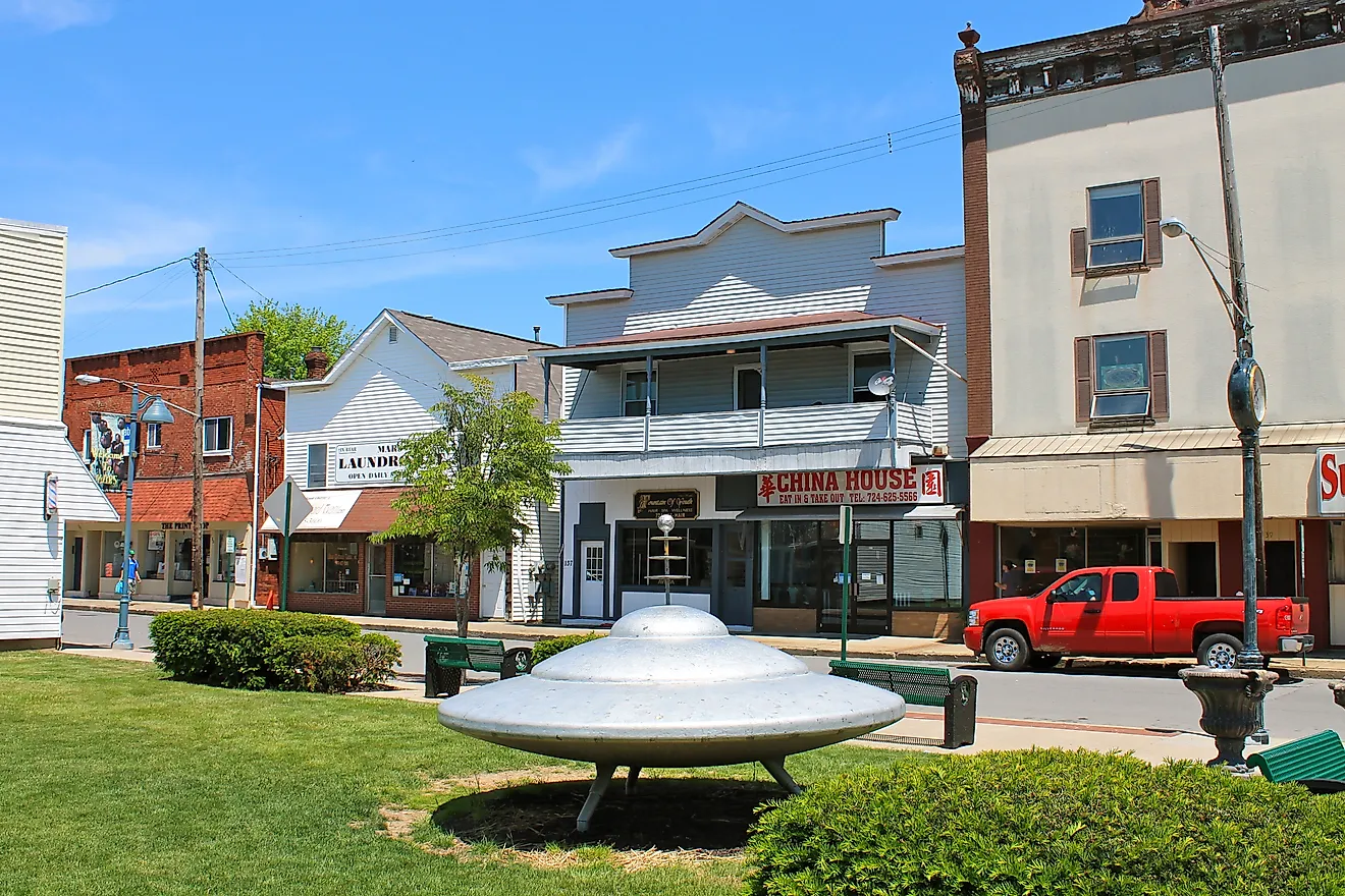 The Flying Saucer in Mars, Pennsylvania. Image credit: Jon Dawson via Flickr.com.