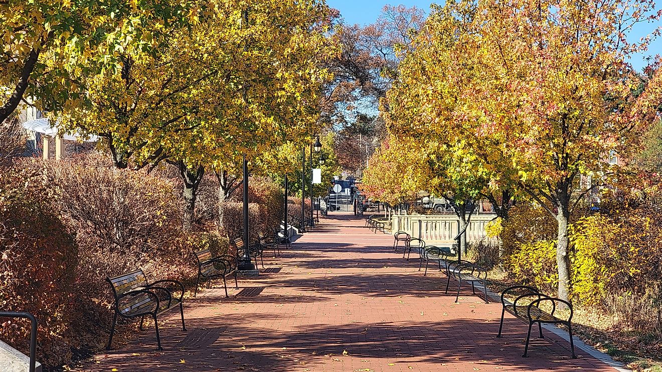 Cool Springs Park in Wilmington, Delaware, with fall colours. 