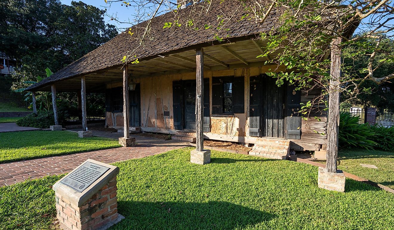  Historical Roque House on the Cane River waterfront, a French Creole building constructed in Natchitoches, Louisiana.