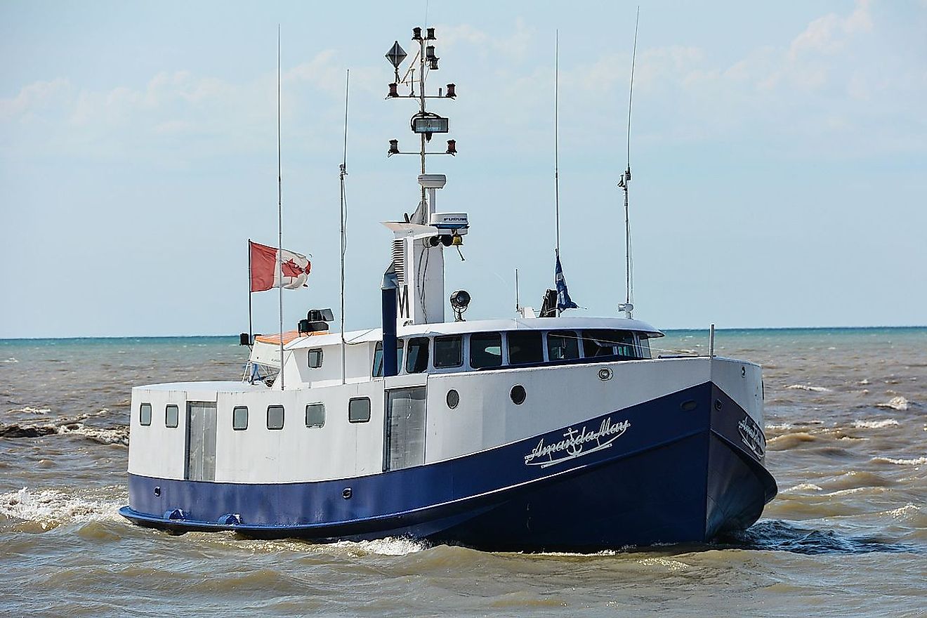 Canadian commercial fishing boat coming into the harbor at Port Burwell on Lake Erie. Image credit: Gordon Leggett/Wikimedia.org