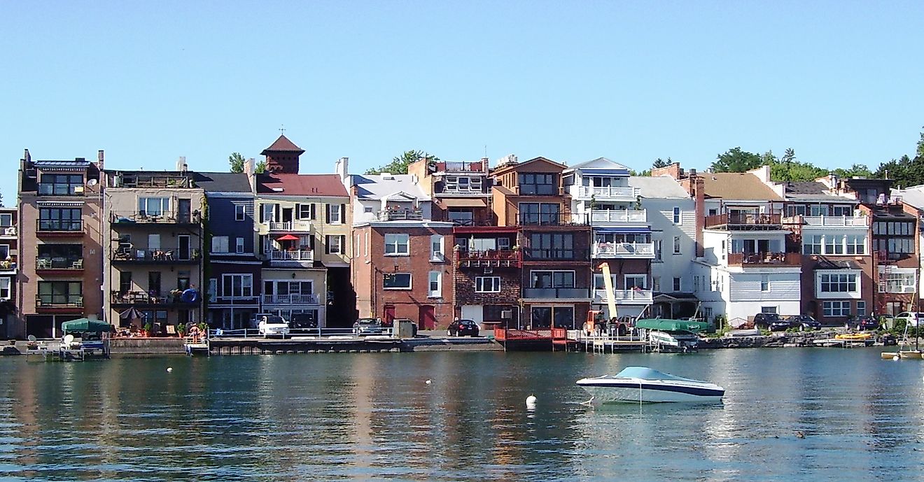 Buildings on East Genesee Street in the Skaneateles Historic District. Beyond My Ken / Commons.Wikimedia.org