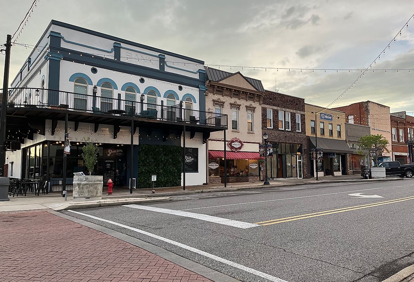 Downtown Tuscumbia, Alabama. Image credit Luisa P Oswalt via Shutterstock