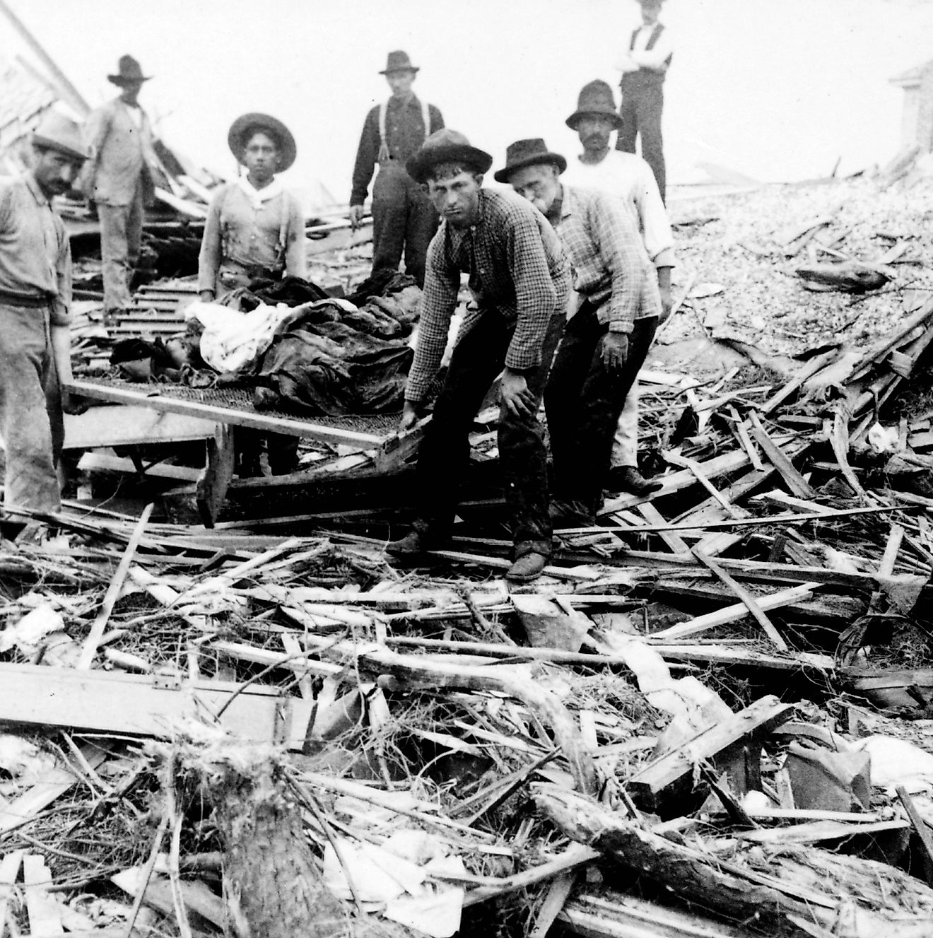 Carrying out bodies just removed from the wreckage, Galveston