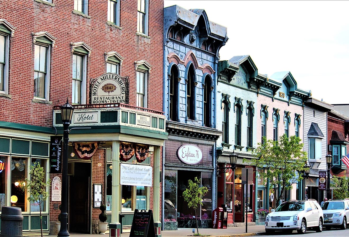 Millersburg Ohio is a historic Victorian town at the heart of Ohio Amish country. Image credit Madison Muskopf via Shutterstock.