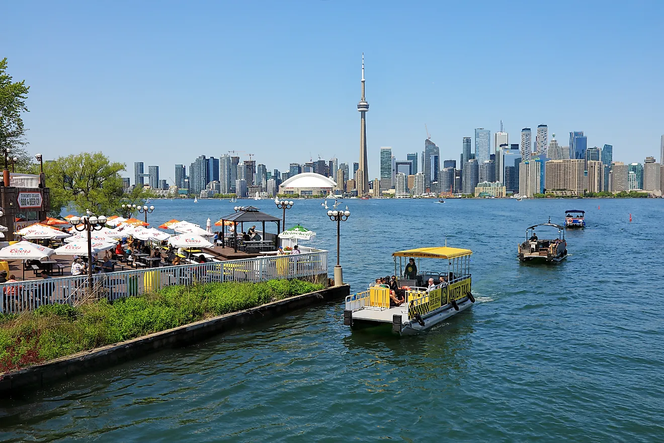 View from Centre Island at Toronto Skyline with CN Tower. Editorial credit: Fotogro / Shutterstock.com