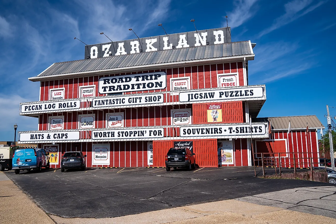 Ozarkland gift shop, in Camdenton, Missouri. Image credit melissamn via Shutterstock