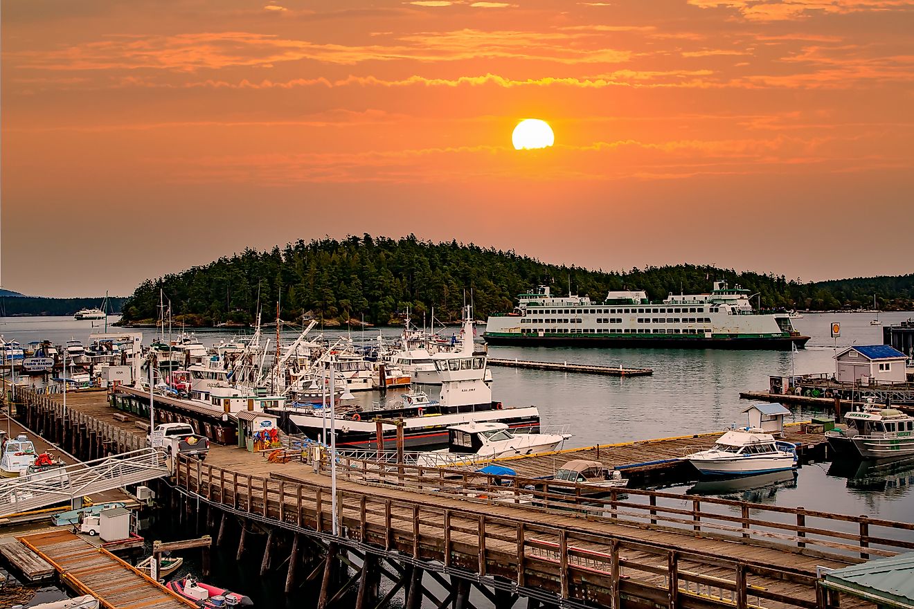 Washington State Ferry and boats moored at Friday Harbor, San Juan Island, Washington. Editorial credit: Bob Pool / Shutterstock.com.