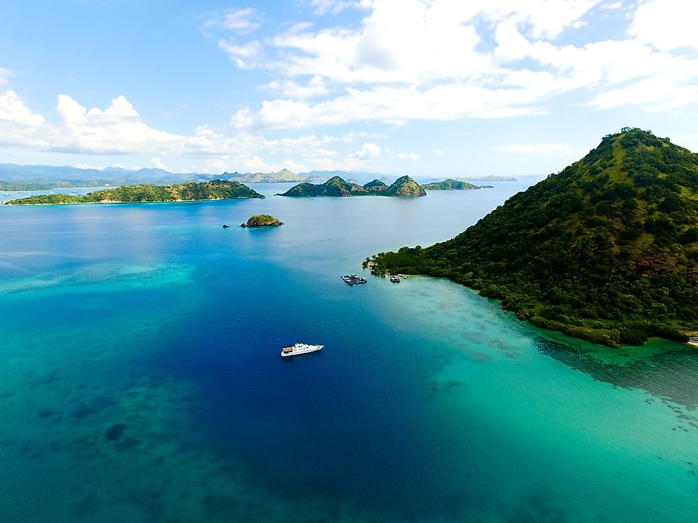 Numerous islands near Indonesia make up the Banda Arc.