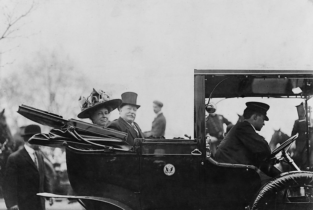 First Lady Helen Taft riding alongside President William Taft, in the early 1900s. 