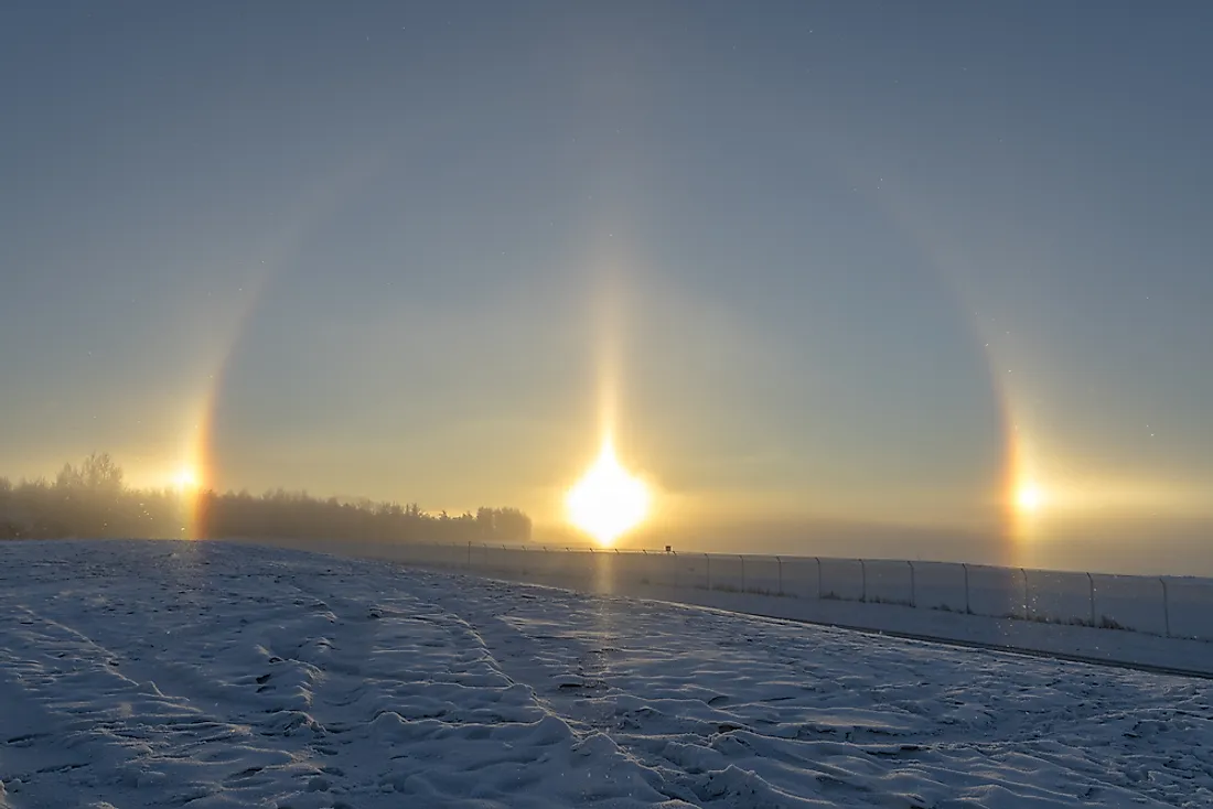 A photographic example of the phenomenon of a sundog. 