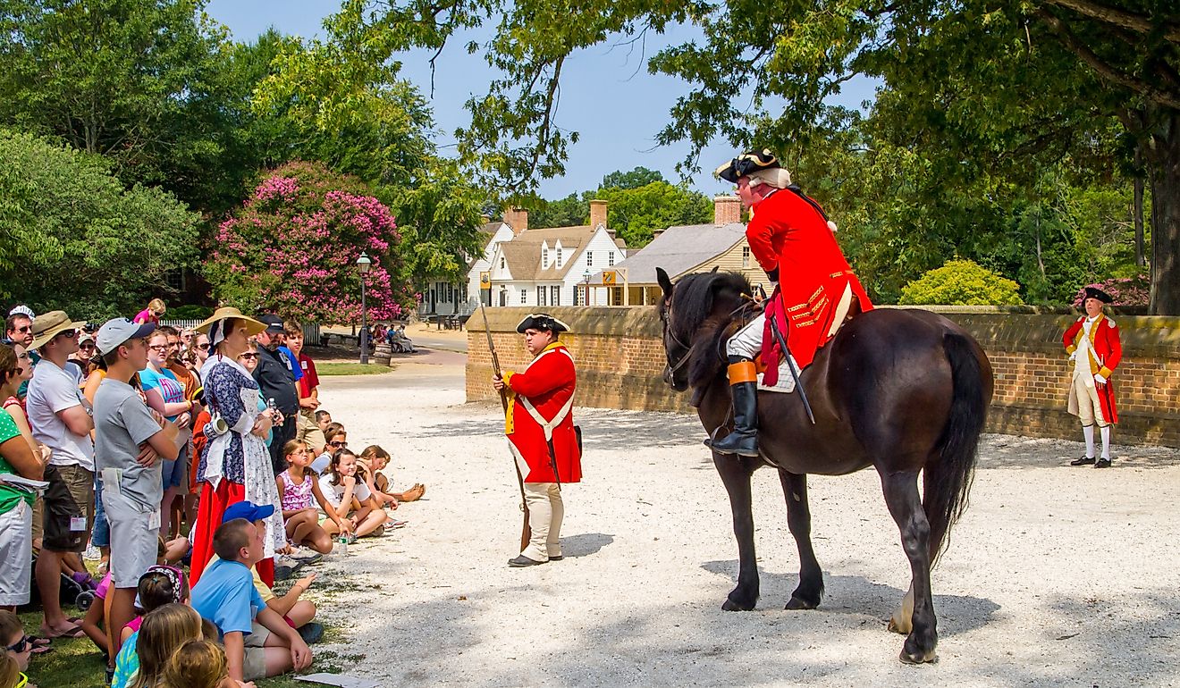 An actor playing Benedict Arnold, with a crowd in attendance, at Colonial Williamsburg, Virginia. Image credit: Michael Gordon / Shutterstock.com.