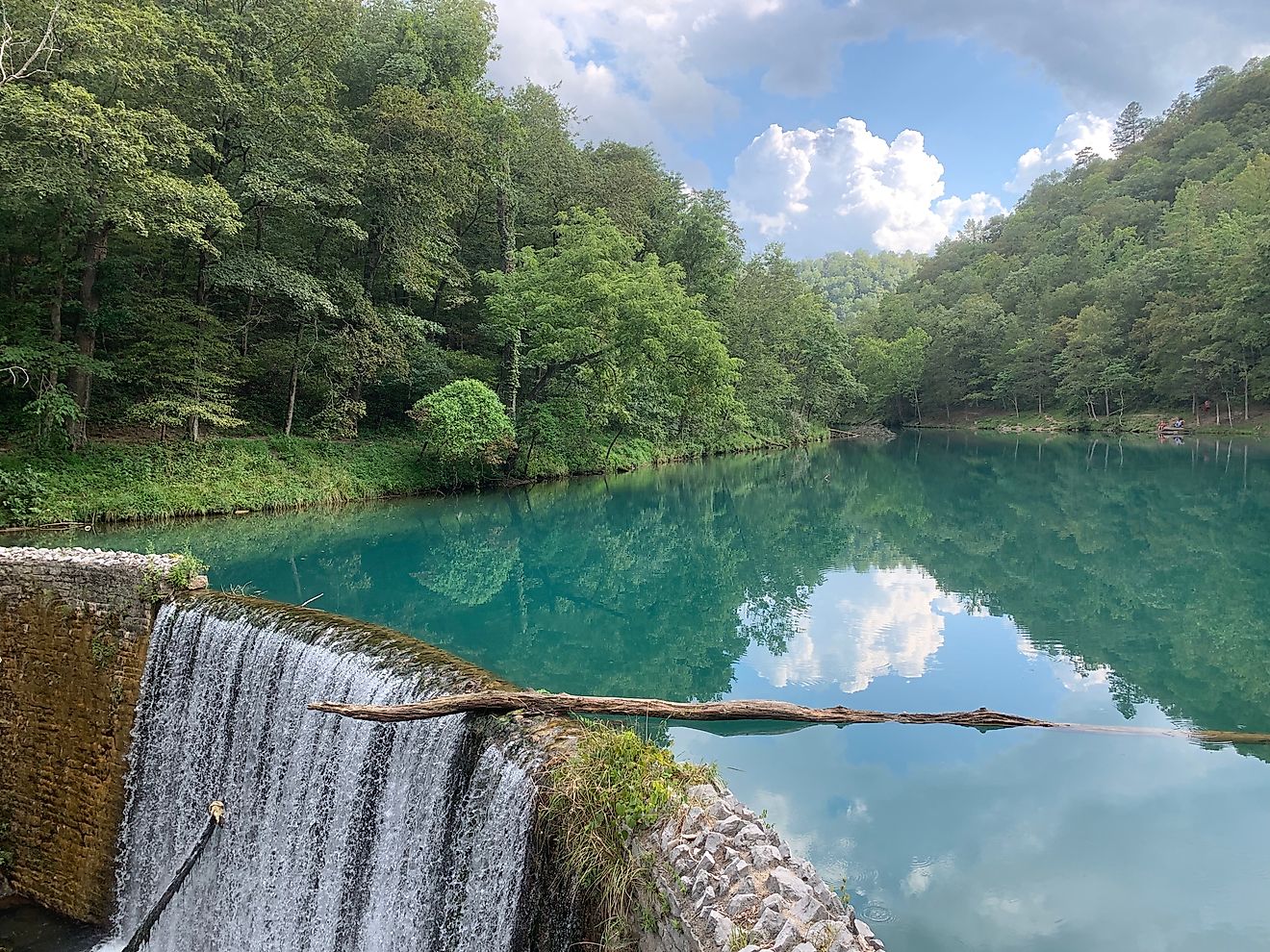Beautiful Mirror Lake in Mountain View, Arkansas.